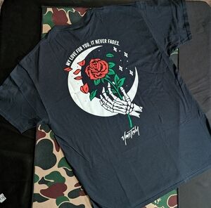 Yours Truly To The Moon Graphic Tee with Rose Design Mens Lrg NWOT